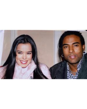Beatriz Luengo Instagram - Te conocí siendo una niña insegura de 19 años (como se ve en la ultima foto que fue nuestro primer photocall 🤪), me fui queriendo en tus ojos, cada vez acercándome más a cómo me veías tú y alejándome de cómo me veía yo. Hoy sintiendo la seguridad sobre mis pasos, posando sin subir los hombros ni mirar al suelo, retirando mi pelo y mostrando mis curvas y mis no curvas, puedo verme feliz y sin miedo. Hoy me vestí de rosa como aquel día. Pero rosa “aquí estoy” y no rosa “perdón por venir”.
Gracias mi Yotu  por enseñarme a quererme.
Gracias por todo lo que haces en mi, por venir a estar conmigo ayer en un día tan especial. Y sobretodo gracias cada día que despierto a tu lado. 
Te amo mucho 💕

Make up by @jehosuavogele @yslbeauty #YSLBeauty #YSLBeautyLooks #makeuplook 

Fotos @basiliosilvaphoto 

Y a todos los fans que esperaron ayer os estoy preparando un reel 🫶

@upa_next @atresmediacom @grupmediapro #estreno