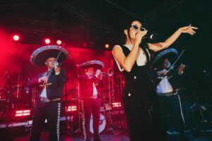 Beatriz Luengo Instagram - Gracias @billboardlatin por la invitación, espero que hayáis disfrutado tanto como yo de este vivo en la #BillboardLatinMusicWeek. 🫶