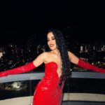 Beatriz Luengo Instagram – Ya estamos en la final del Benidorm Fest💄
Suerte a tod@s! 

Maquillaje / Peluquería: @albertodugarte
Diseñador: @michaelcostello
Fotografía: @bianionny