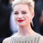 Bebe Vio Instagram – Al Festival del Cinema di Cannes per rompere… 
i canoni di bellezza! 
✨🦾😄

Make up and hair: @lorealparis @craighamiltonartistry 
Dress: @dior
Jewels: @damianiofficial