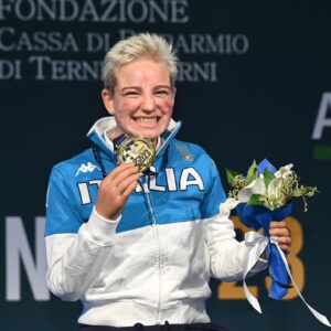 Bebe Vio Instagram - Abbiamo vinto, insieme! 
Vedere il palazzetto di Terni pieno mi ha riempito il cuore e dato l'energia per portare a casa il Mondiale🥇
Il quarto consecutivo 😊
Grazie 🙏 a tutti. Questa medaglia è vostra! 😍

E domani… la gara a squadre! Daje!!! 🤺🦾

📸 @augusto280766