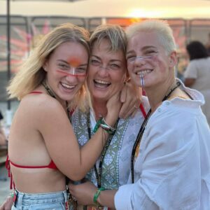 Bebe Vio Instagram - Una mamma fantastica per noi tre (4 con Taxi), una moglie innamorata per papà, la forza ed il collante per tutta la famiglia, una guida per tutti i bambini, i ragazzi e le famiglie di art4sport… insomma, una donna pazzesca che vorrei poter seguire ed imitare 😍

AUGURI SUPER MAMI 🥳💕
