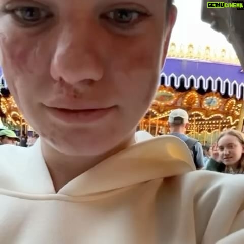 Bebe Vio Instagram - Che settimana pazzesca in California! È stato fantastico condividere esperienze con le ragazze di @nike Athlete Think Tank e poi la giornata a Disneyland Los Angeles con loro e mia sorella @sole.vio…veramente maggica! 🤩