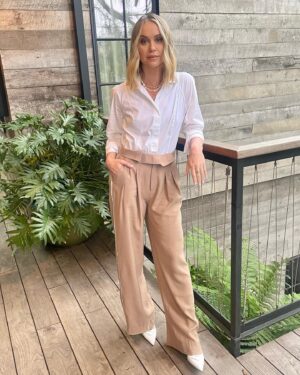 Becca Tobin Instagram - Already back in sweatpants. (Love you @afton )