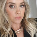 Becca Tobin Instagram - What podcasts are you listening to today? PICK US, PICK US!!! 🙋🏼‍♀️🤣 New #LadyGang Good Week, Bad Week is available now on Apple and Spotify. #theladygang #genz #pickme #annoying #werethosepeople #podcast #applepodcasts #besties #beccatobin #jacvanek #keltieknight