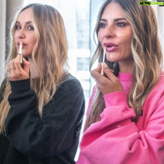 Becca Tobin Instagram - Is anyone else holding on to a style from peak hotness? Trying to let go but literally can’t. 🤷🏼♀️ New LG Quickie “Girls Gone Mild” is available on Apple and Spotify. #ladygang #podcast #applepodcasts #girlsgonemild #nospicehere #spiceless #podcasts #listen #hairstyles #peakhotness #beachwaves #beccatobin #jacvanek