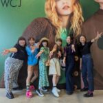 Becky Instagram - @wcjapan 千夏ちゃんのブランドの展示会！ いっぱい買っちゃった！(服) いっぱい食べちゃった！(ケータリング) お洋服届くの楽しみー！ たぶんそのうち芸能人みんなミッキーのTシャツ着る時期みたいなのがやってくる気がする🤣 かわいすぎでしょ！ 楽しい時間をありがとう🌈 清水はいいかげんにしなさい！！！！！