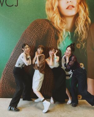 Becky Instagram - @wcjapan 
千夏ちゃんのブランドの展示会！
いっぱい買っちゃった！(服)
いっぱい食べちゃった！(ケータリング)

お洋服届くの楽しみー！
たぶんそのうち芸能人みんなミッキーのTシャツ着る時期みたいなのがやってくる気がする🤣
かわいすぎでしょ！

楽しい時間をありがとう🌈

清水はいいかげんにしなさい！！！！！