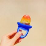 Becky Instagram – レインボーのアイスキャンディー作ってみました！

上から
1.苺＆オーツミルク
2.みかん
3.キウイ
4.ブルーベリー＆オーツミルク

です。
1番から型に流し入れて、少し固まった頃に次の段を入れていきます。
砂糖不使用で作ったから、味はなんか、おしい🌈笑
酸味が強いフルーツばかりだから次はハチミツ入れよう。

私はやっぱり体に負担の少ない料理やお菓子を作ることが好きなので、今年のYouTubeは、そっち系の動画をがんばろうかなと！
とりあえずストックで、お料理系3本くらい撮ってあるのでお楽しみに！