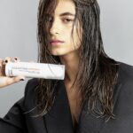 Begoña Vargas Instagram – Perfect hair with @sebastianproes 🌊🖤

#styleisfluid 

⚡️Potion 9: nutrición y control ligero
⚡️No.Breaker: 99% menos de rotura