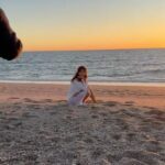 Begoña Vargas Instagram - Nunca hice un behind the scenes de cuando grabamos "Todo lo que me mata" 🖤 Aquí va!!!!! Gracias a cada personita de este equipo, siempre estoy tan bien rodeada…. gracias gracias gracias✨ 🐍🍉🌸🦋🌻🍓🦁☔️🥝🍑🌺🪼🫀🪽💃🏽