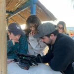 Begoña Vargas Instagram - Nunca hice un behind the scenes de cuando grabamos "Todo lo que me mata" 🖤 Aquí va!!!!! Gracias a cada personita de este equipo, siempre estoy tan bien rodeada…. gracias gracias gracias✨ 🐍🍉🌸🦋🌻🍓🦁☔️🥝🍑🌺🪼🫀🪽💃🏽