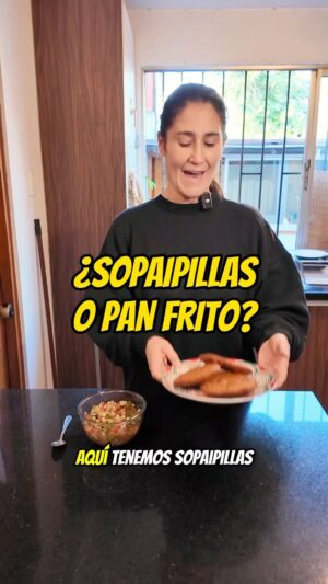 Belén Mora Instagram - DIAS HELADOS? SOPAIPILLAS ! Corta , no hay nada mejor. Y con pebre mejor aun!! 

Si quieren mi recetita de pebre comenten aca 👇🏻

SOPAIPILLAS :
- 1 kg harina 
- 600 grs zapallo cocido y triturado
- 10 grs levadura seca
- 1 cdta polvos de hornear ( si, yo lepongo las dos cosas) 
- 100 grs manteca derretida 
- 2 cdtas sal
- agua de coccion del zapallo 

Recomendacion: despues de hacerlas, te duchai pa no quedar pasao a fritanga, te ponis tu pijama de polar, los calcetines de polar, el guatero infaltable, un tecito, una pelicula y buenas noches. 
Y cometelas con lo que quieras!