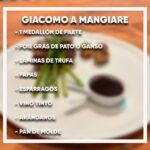Belén Mora Instagram - ¡UN FILETE GANADOR! 👏🏻 Belén Mora conquistó a los jueces de #TopChefCHV con su “Giacomo a mangiare” ✨ Atent@ a los ingredientes y al paso a paso 😉 INGREDIENTES: -1 medallón de filete -Foie gras de pato o ganso -Láminas de trufa -Papas -Espárragos -Vino Tinto -Arándanos -Pan molde PASO A PASO 1. Sellar el filete con mantequilla y cocinar. Voltea, sazonar con sal y deja otros 2 minutos sobre el sartén. 2. Debes cortar el foie en laminas más o menos 1,5 centímetros de ancho. Este es el grosor ideal porque en menos tiempo conseguiremos un color dorado y una textura crujiente en el exterior, y que el interior esté caliente. Para realizar los cortes recomendamos usar un cuchillo fino, y pasar su filo por agua caliente para que el corte sea lo más limpio posible. De esta manera la pieza foie no se sufrirá y obtendremos unos escalopes perfectos. 3. Es esencial que el foie esté frío, no atemperado, para evitar que se derrita y acabe perdiendo su forma. 4. Mientras cortamos la pieza de foie calentamos la sartén a fuego alto, debe estar muy caliente y debes cocinarlo dos minutos por lado. No hará falta añadir aceite ya que la propia grasa del escalope será suficiente. 5. Cocer las papas en agua hirviendo con una pizca de sal, luego de que estén cocidas pasar por mantequilla trufada. 6. Los espárragos debes cocinarlos en agua hirviendo y luego terminarlos en un sartén con mantequilla. 7. Mientras que el pan debes tostarlo con la mantequilla trufada. 8. Colocar el vino tinto, y los arándonos a cocinar en un sartén sin revolverlos, luego agrega agua con maicena para espesar, si quieres una salsa más agridulce agrégale una cucharadita de azúcar morena. 9. Para emplatar debes poner la tostada a un costado del plato, arriba el filete, luego el foie gras y para finalizar las laminas de trufa. En un lado las papas doradas y por encima los espárragos, puedes agregar la salsa en un recipiente al lado o simplemente pincelar el plato con la salsa.