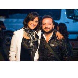 Belén Mora Instagram - Once años amandonos y compartiendo la pasion de actuar y hacer reir. Y ahora nos tica compartir escenario haciendo standup! 
Vayan a vernos este 1 de diciembre en @palermoteatrobar porque con @totoacunaoficial , como siempre, dejaremos el alma en el escenario con tal de sacarles una sonrisa. Entradas en @comediaticket