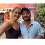 Belén Mora Instagram - Once años amandonos y compartiendo la pasion de actuar y hacer reir. Y ahora nos tica compartir escenario haciendo standup! Vayan a vernos este 1 de diciembre en @palermoteatrobar porque con @totoacunaoficial , como siempre, dejaremos el alma en el escenario con tal de sacarles una sonrisa. Entradas en @comediaticket