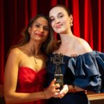 Belén Soto Instagram - Ganamos! Ganamos mejor documental internacional en Holanda en European Union Film Festival por “Powerful Women” entre 2000 proyectos presentados. Nuestro décimo premio. No saben mi emoción. Este reconocimiento internacional, nos llena el alma para seguir realizando lo que tanto nos apasiona y poder seguir visibilizando increíbles historias. Gracias a todo mi equipo, a mi amigo y socio @gonzaloruiz y a nuestra querida protagonista @padmad_ke que nos acompañó en la premiación. Gracias gracias! Dress @sebastiandelrealossa