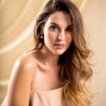 Belén Soto Instagram - “Soy Belén. Pero ante todo, soy mujer” 🩷 Ella es @belen_soto quien escribo una conmovedora carta llena de amor propio y nos pone camino para el Día Internacional de la Mujer 👉Checa nuestro link en bio para leerla • PH: Ignacio Diaz @ignaciodiazsb • Asistente camara: Andres Bagú @andres.bagu • Make up y hair: Alexandra Cancino @alemakeupart • Styling: Thomas Matheson @thomasgmatheson