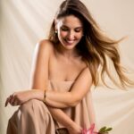 Belén Soto Instagram - “Soy Belén. Pero ante todo, soy mujer” 🩷 Ella es @belen_soto quien escribo una conmovedora carta llena de amor propio y nos pone camino para el Día Internacional de la Mujer 👉Checa nuestro link en bio para leerla • PH: Ignacio Diaz @ignaciodiazsb • Asistente camara: Andres Bagú @andres.bagu • Make up y hair: Alexandra Cancino @alemakeupart • Styling: Thomas Matheson @thomasgmatheson
