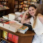 Belén Soto Instagram - ¡ES OFICIAL! Mujer Power ya se encuentra disponible en todo Estados Unidos 🇺🇸🤍📖 un sueño más hecho realidad. No tengo palabras para describir la emoción que se siente llegar hasta acá. Gracias por creer y confiar en mí. Gracias a todo mi equipo que está por detrás. Gracias a mi editorial Penguin Random House y gracias a cada uno de ustedes. Ya lo pueden encontrar en Books & Books, Barnes & Noble y Amazon. 📖