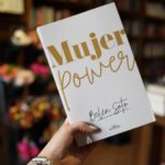 Belén Soto Instagram - ¡ES OFICIAL! Mujer Power ya se encuentra disponible en todo Estados Unidos 🇺🇸🤍📖 un sueño más hecho realidad. No tengo palabras para describir la emoción que se siente llegar hasta acá. Gracias por creer y confiar en mí. Gracias a todo mi equipo que está por detrás. Gracias a mi editorial Penguin Random House y gracias a cada uno de ustedes. Ya lo pueden encontrar en Books & Books, Barnes & Noble y Amazon. 📖