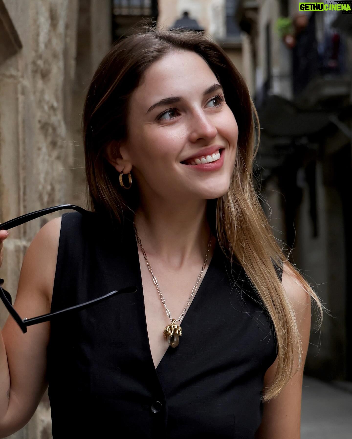 Belén Soto Instagram - Días de rodaje dirigiendo por Barcelona 🎬📽️ @tusk.content
