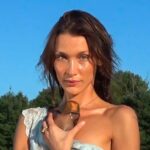 Bella Hadid Instagram – A magnet for the life you want to attract 🌀

WINDOW2SOUL🌹 TOP: jasmine // MIDDLE: rose // BASE: tonka bean 

SALTED MUSE 🌊 TOP: sea salt // MIDDLE: olive tree // BASE: cedarwood

BLOOMING FIRE 🔥 TOP: bergamot // MIDDLE: monoi // BASE: patchouli  

🌀 SHAKE TO ACTIVATE
