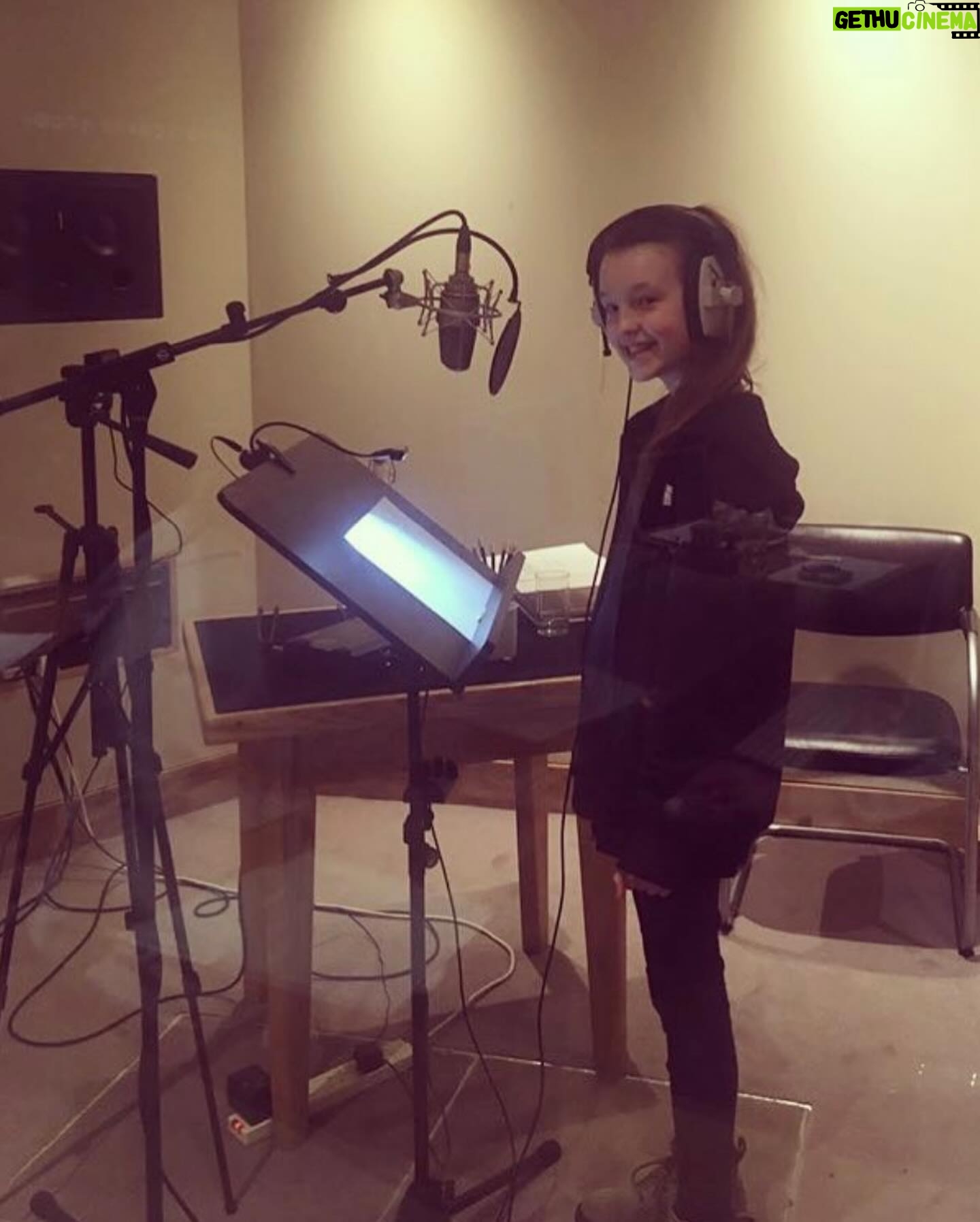 Bella Ramsey Instagram - I’ve just been trying to find out exactly when my first Hilda recording session was. But it was so long ago I don’t have documentation of it. :’) from what I can deduce, it was 2016. 7 years ago. Hilda has been a huge part of my life for 7 years. I’ve only been acting for 9. And I say huge part of my life, because recording Hilda meant that I would regularly take the train down to London with my mum, or occasionally my dad. Our train would arrive into St Pancras, and we would walk from there to @sohosquarestudios, be given tea, sit in the little downstairs waiting area, and then be taken into the studio by @peacock_sound. Dave Peacock taught me everything I know about voice acting. He did every session with me, from ages 13 to 20. Every single session he would give me a hug, ask earnestly how I was, and make me laugh with a bizarre note that somehow extracted a subtlety in performance that only he knew was missing. He is quite miraculous like that. @thatlukeperson would frequently be in these sessions, drawing and laughing quietly at Dave’s genius. Luke is also a genius. He created this entire world. We would share Nottingham jokes together. And bond over shy and awkwardness. I’m gonna miss all the little details of these trips down to Soho. Thank you and congratulations to the whole of the Hilda team, most of whom I have never met. We made a good show. Kurt, Bryan, Emerald - you rock. You TROLL rock. The final season of Hilda is now available to stream on @netflix ❤️🩵💙