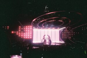 Bella Ramsey Instagram - Eurovision 2023 on film 🎞️🕺🌈