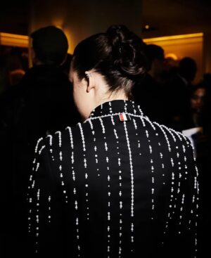 Bella Ramsey Instagram - MET in @thombrowne 🤍📸

Ty @instagram @voguemagazine @mrfabioimmediato @bykileyfitz @pircillapae @veronicaplohoros @shmalexkahn @alexatombs @georgiedavies12 🦋