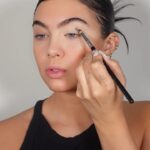 Belle Hassan Instagram – Black Smokey eye tutorial…. Trust the process 😂🖤 

#blacksmokeyeye #smokeyeye #smokeyeyeshadow #blackeyeshadow #tutorial #eyeshadowtutorial