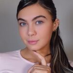 Belle Hassan Instagram – Makeup removal 🫧