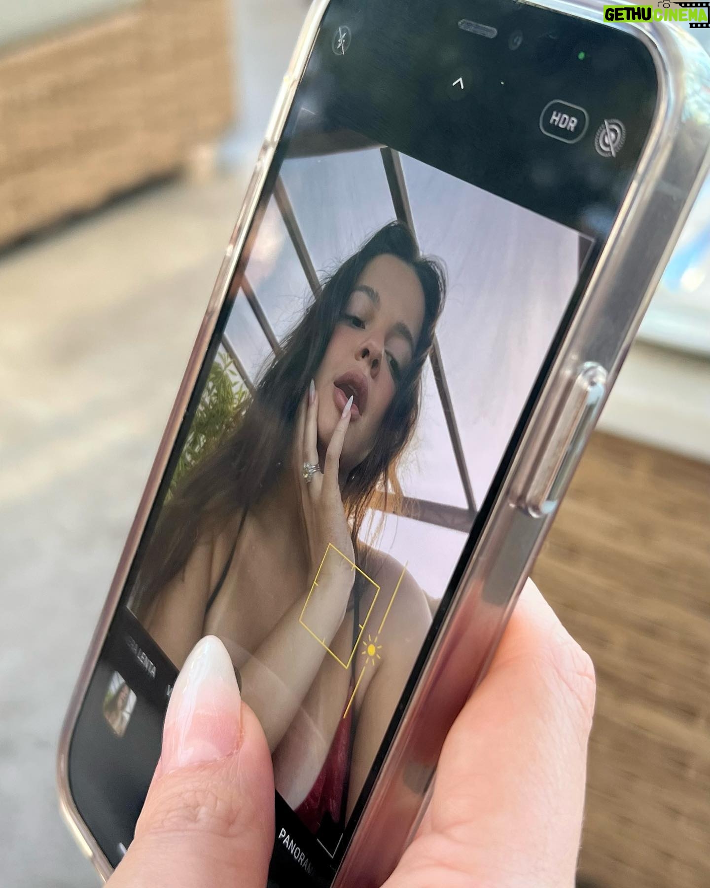 Belle Longwell Instagram - mais feliz quando: queimadinha