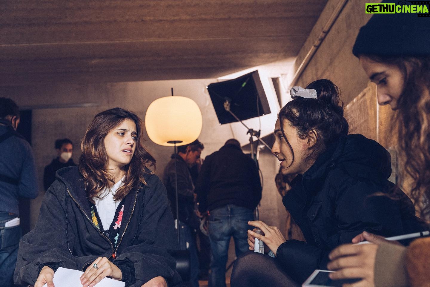 Benedetta Porcaroli Instagram - Grazie ๐ง๐ผโโ๏ธ @labiennale ๐ง๐ผโโ๏ธper averci accolto nella sezione Orizzonti Extra della 79ยช edizione della Mostra Internazionale dโArte Cinematografica di Venezia con AMANDA scritto e diretto dalla mia adorata Carolina Cavalli. E grazie a tutti voi che lo avete reso possibile. Non vedo lโora! Evviva ๐๐๐๐๐๐๐ Il film uscirร in sala il 13 Ottobre!! #Venezia79 #LaBiennaleCinema2022 #Amanda Con Benedetta Porcaroli, Galatea Bellugi, Giovanna Mezzogiorno e Michele Bravi.