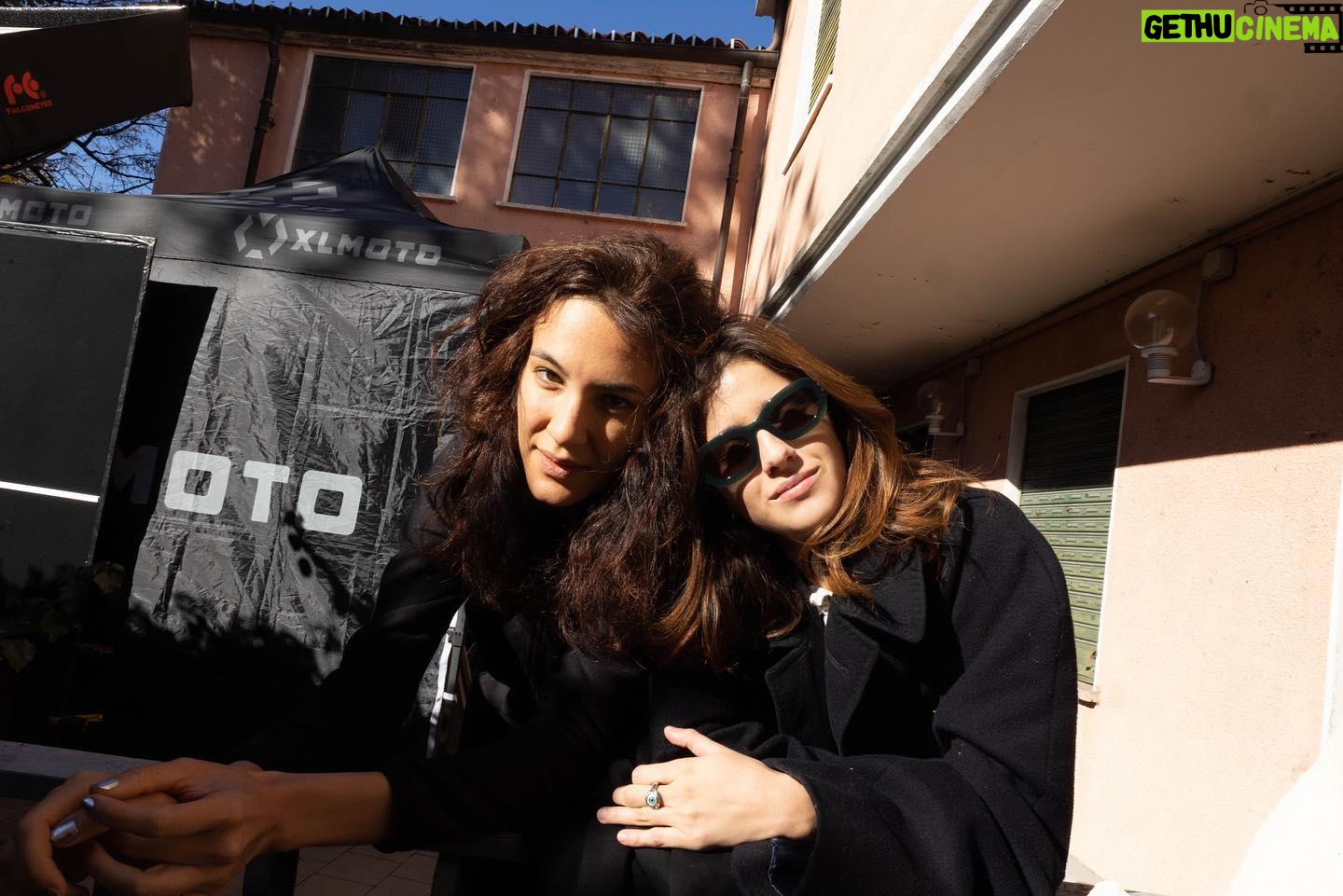 Benedetta Porcaroli Instagram - Grazie ๐ง๐ผโโ๏ธ @labiennale ๐ง๐ผโโ๏ธper averci accolto nella sezione Orizzonti Extra della 79ยช edizione della Mostra Internazionale dโArte Cinematografica di Venezia con AMANDA scritto e diretto dalla mia adorata Carolina Cavalli. E grazie a tutti voi che lo avete reso possibile. Non vedo lโora! Evviva ๐๐๐๐๐๐๐ Il film uscirร in sala il 13 Ottobre!! #Venezia79 #LaBiennaleCinema2022 #Amanda Con Benedetta Porcaroli, Galatea Bellugi, Giovanna Mezzogiorno e Michele Bravi.