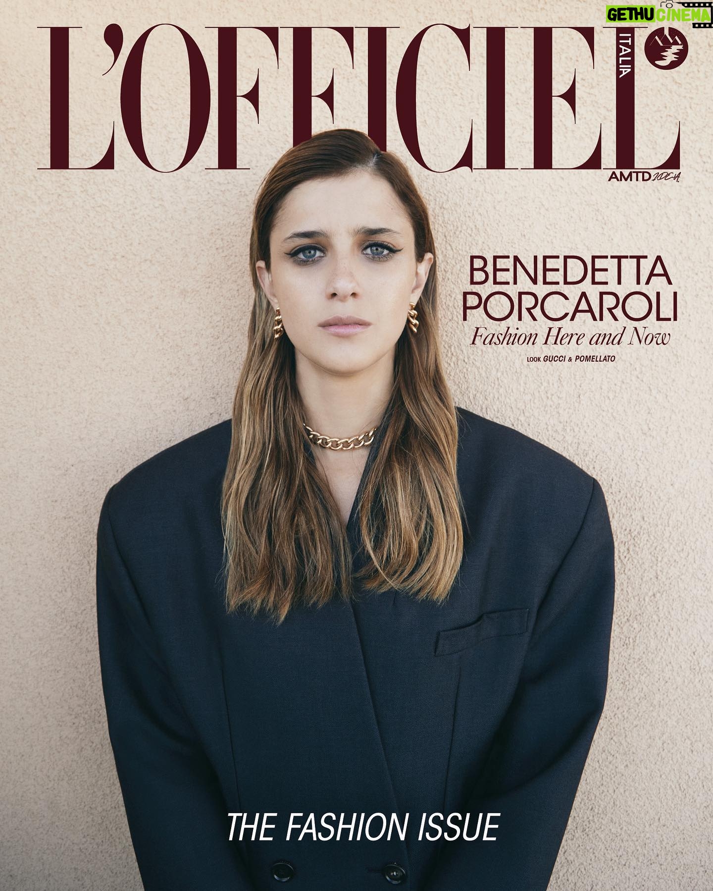 Benedetta Porcaroli Instagram - #THEFASHIONISSUE - A Venezia con Pietro Castellitto, presto su Sky con “Il Vangelo secondo Maria”, e appena terminate le riprese della serie Netflix “Il Gattopardo”, l’attrice romana è in attesa di una spy story. Benedetta Porcaroli for L’Officiel Italia Fall 2023 N°51 «Mi sento cresciuta anche se diventare adulta ti fa sentire come se ti mancasse la terra sotto i piedi. Lavoro da tanti anni, ci sono tanti pezzi di me in evoluzione che metto al servizio dei film. E mi sento fortunata di aver interpretato tanti ruoli belli». 🗞️ In edicola a partire dal 14 settembre! Team credits: Icon Benedetta Porcaroli @bennipi in @gucci and @pomellato Editor in chief Giampietro Baudo @giampietrobaudo Fashion director Giulio Martinelli @therealgiuliomartinelli Text by Fabia Di Drusco @fabia.didrusco Photography Alessandro Treves @alessandrotreves Styling Sarah Grittini @peggyrice & Simone Fantuzzi @simonefantuzzi Hair Domenica Ricciardi @domenicaricciardi using @cotrilspa Make up Nicoletta Pinna @nikipinna at @simonebelliagency Production Kind of Mgmt @kindof_mgmt Producer Gilda Aloisi @gildina23 Photo assistant Jacopo Gentilini @jacopordi Hair assistant Flavia Nicastro @nicastroflavia Special thanks to Soho House Roma @sohohouse #BenedettaPorcaroli #Gucci #Pomellato #Actress #Attrice #Movie #LOfficiel #LOfficielItalia