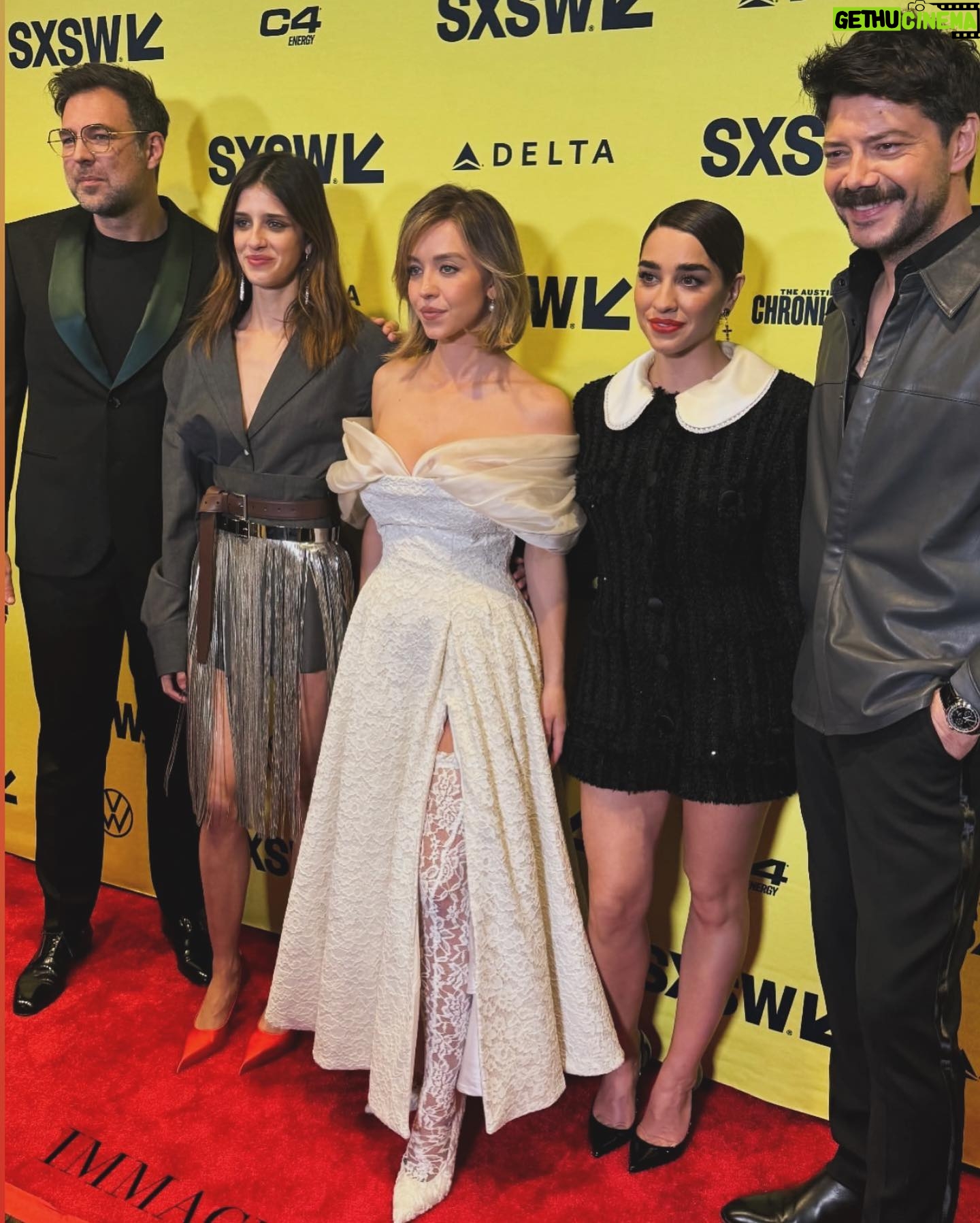 Benedetta Porcaroli Instagram - My first time in Texas. Thank you @sxsw that was incredible. Yesterday night at the premiere of IMMACULATE out from 22 March. @neonrated @immaculatemovie So grateful @sydney_sweeney ❤️ @mmmmichaelmohannnn @pomellato #adv