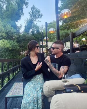Benedetta Porcaroli Instagram - We’re one
But we’re not the same 
🤍 
Auguri per i tuoi 40 anni, my brilliant friend. @gemelloofficial 
Auguri @lorenzo_ambrogio avervi doppi è un regalo incredibile. ❤️ 
Gemelli del mio cuore