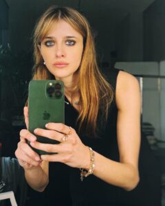 Benedetta Porcaroli Instagram - telefoni più grandi delle facce