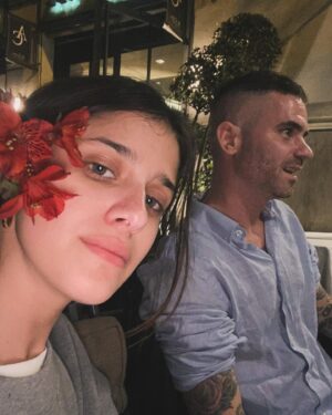 Benedetta Porcaroli Instagram - We’re one
But we’re not the same 
🤍 
Auguri per i tuoi 40 anni, my brilliant friend. @gemelloofficial 
Auguri @lorenzo_ambrogio avervi doppi è un regalo incredibile. ❤️ 
Gemelli del mio cuore