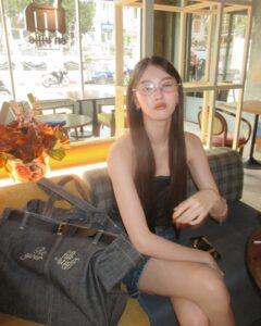Benyapa Jeenprasom Instagram - 🤓☀️🖤