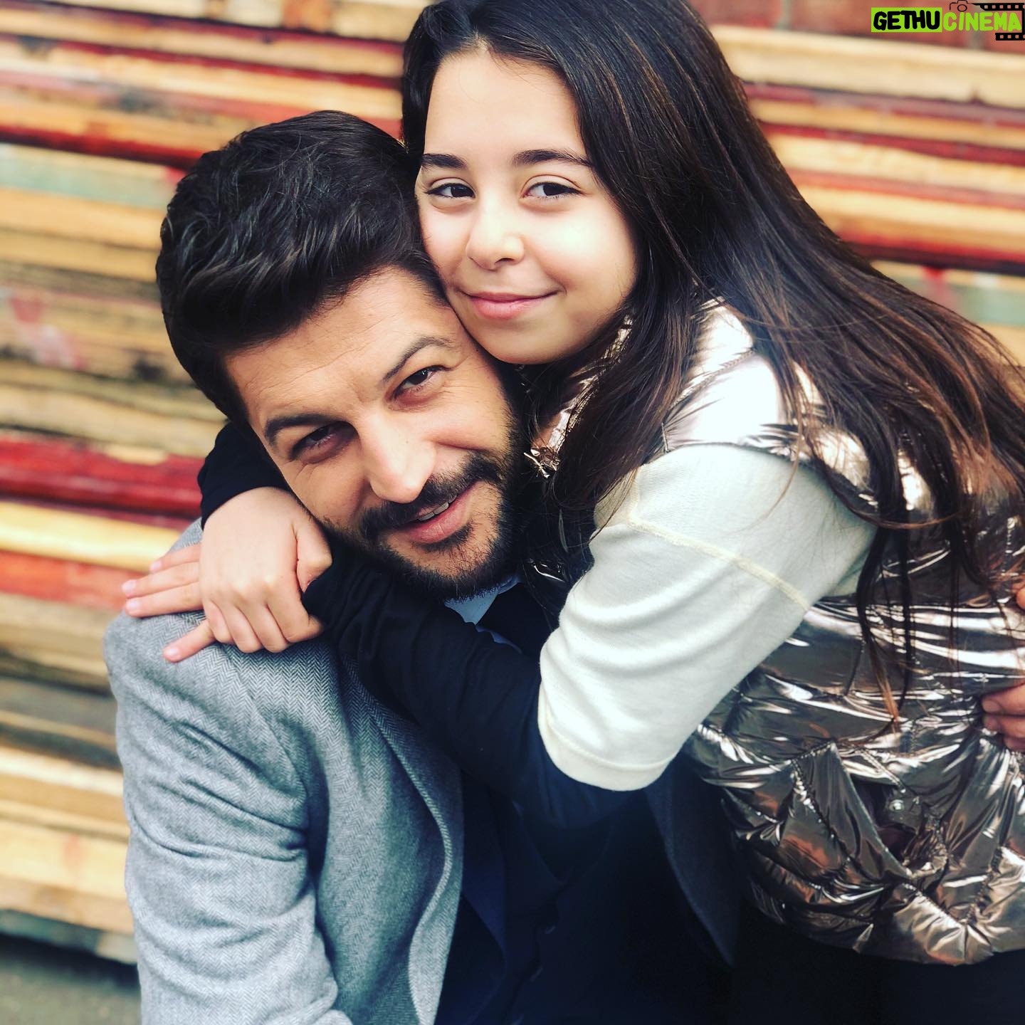 Beren Gökyıldız - 144.9K Likes - Kavuşanlarda bugün❤️ @serhatteoman ❤️Setimiz aynı yerde olunca🥰 #set