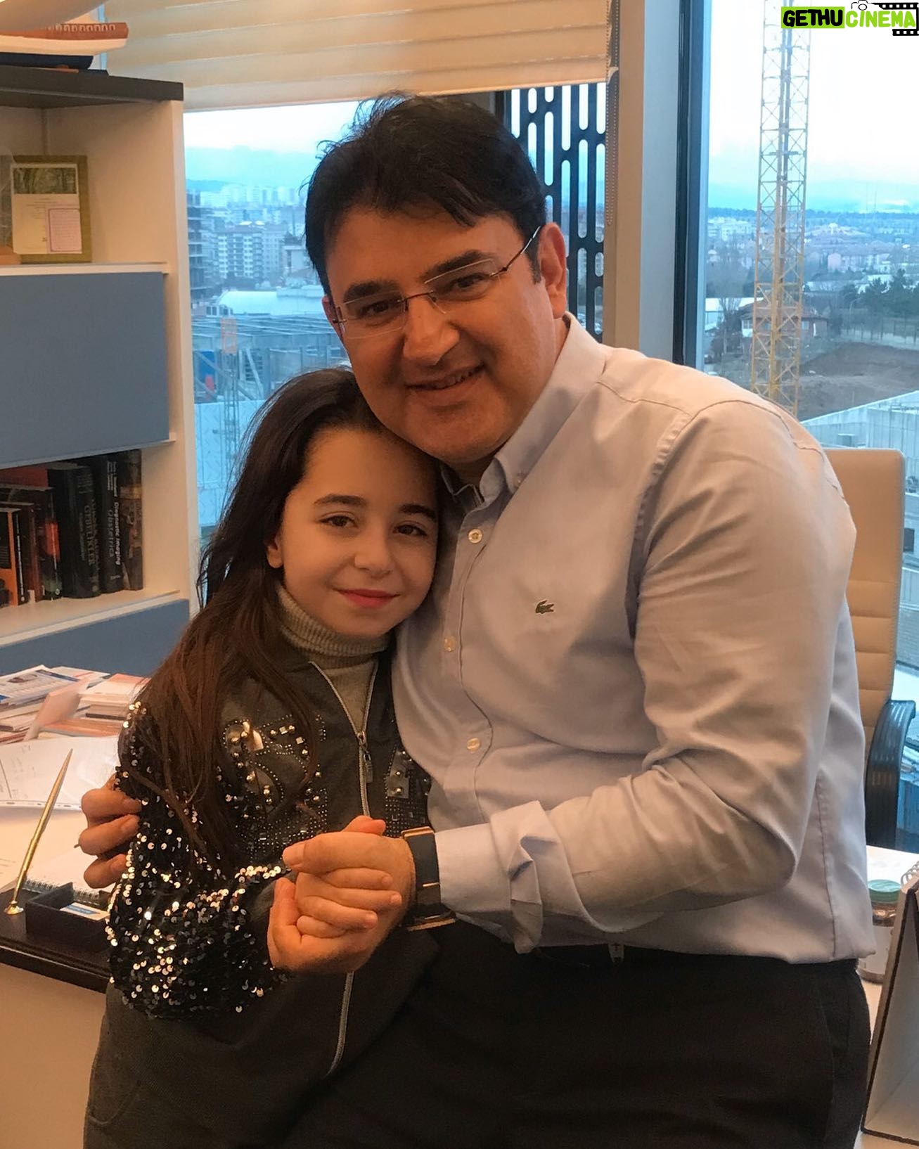 Beren Gökyıldız - 62.2K Likes - Beni annemin karnından bu dünyaya getiren canım doktorum @dr.tolgaecemis ❤️❤️❤️