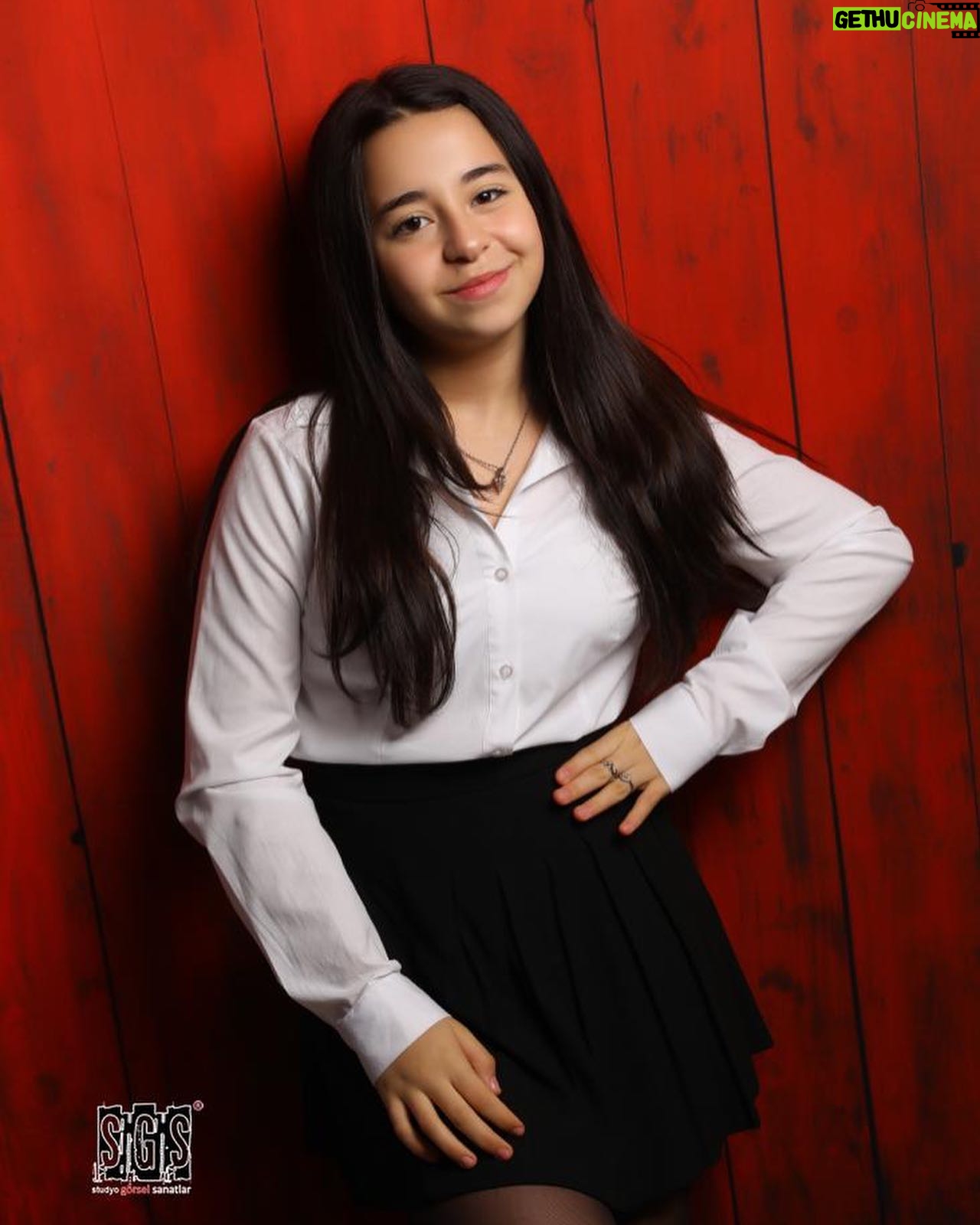Beren Gökyıldız - 197.9K Likes - 🎓🎓🎓♥️