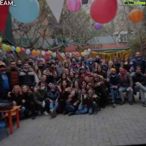 Beren Gökyıldız Instagram - Beren’in editleriyle çocukluğa veda 🙂 Emeği geçen herkesin ellerine sağlık..Çocukluk bu akşam son kez saat 20:00 de @foxturkiye’de.. @medyapimresmi
