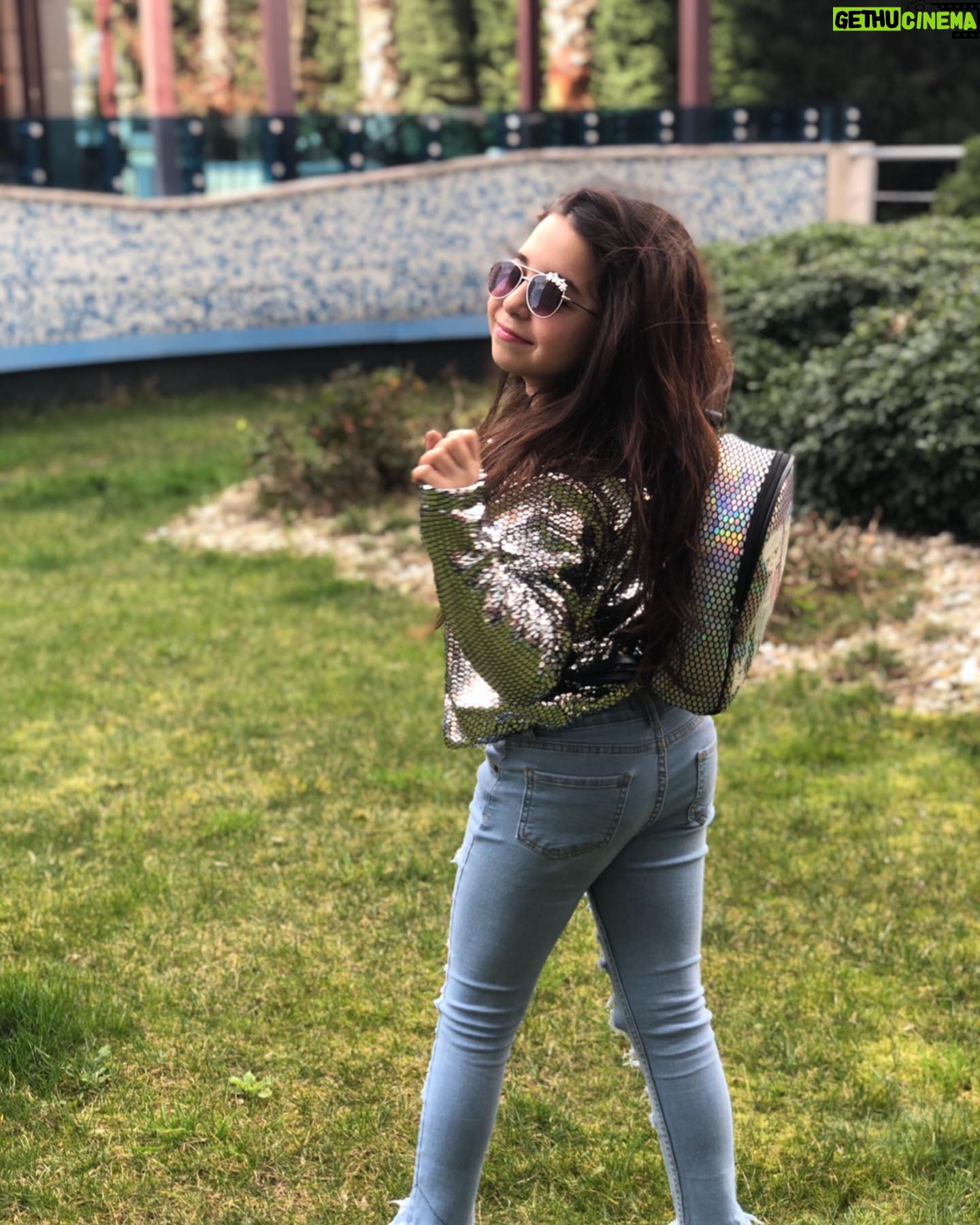 Beren Gökyıldız - 127.1K Likes - Bu güzel kombin için sevgili @hilal_akinci ya çok teşekkür ederiz❤️Evet kesinlikle Beren’in tarzı...👍👊