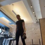 Beth Behrs Instagram - Thanks to @themarkmlawson I'm still getting strong even when I'm working out of town! 👏🏻💪🏻 thanks to @drinkorgain hydration powder for helping me survive these nyc summer days!
