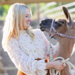 Beth Behrs Instagram – Did you know 2 Broke Girls star Beth Behrs is not just a horse girl on the show??? Get to know Beth at the link in our bio!  #2brokegirls 📸Portraits by Lori Ovanessian