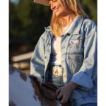 Beth Behrs Instagram - 👩🏼‍🌾 #horsegirl #rescuehorse 📸: @white.star.ranch