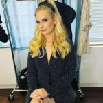 Beth Behrs Instagram - Who is she? A gal who had the time of her life night one @54below with @tichinaarnold ! Can't wait for the next 3! Livestream for anyone at home Saturday eve! Ticket link in stories and bio! @theneighborhood Glam: @josephcassell1 @hairbyaviva @andremakeup I'm def channeling my inner "Keely" thanks @junotemple @vdoozer ! If she needs a sister... I'm avail... 😍🤣🤣 @wvdmusic music director extraordinaire @alijahkai stealing the show